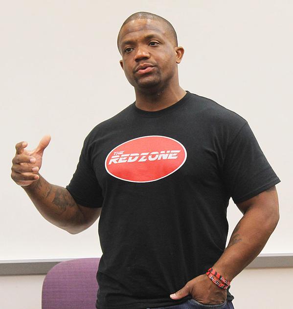 Clarett spreads hope during substance abuse event