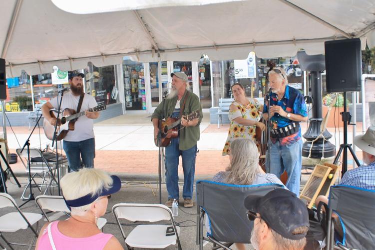 Big crowd enjoys last day of Washboard Fest