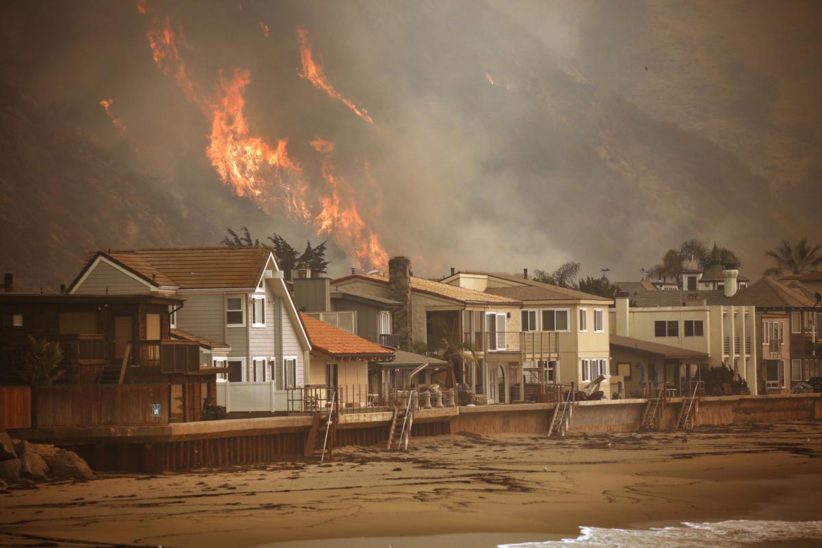 Ventura fire rages, threatening communities both coastal and inland