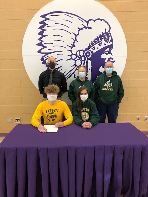 Clutch Poling signs with Tiffin