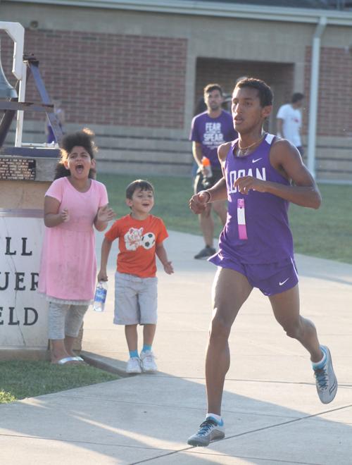 Rosado runs to SEO CC Invite title