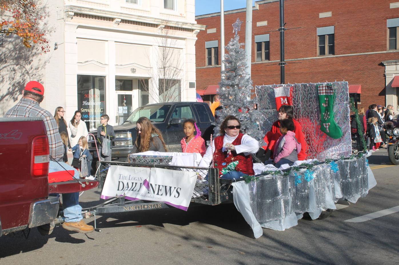 Logan Ohio Christmas Parade 2022 Logan Christmas Parade 2021 | | Logandaily.com