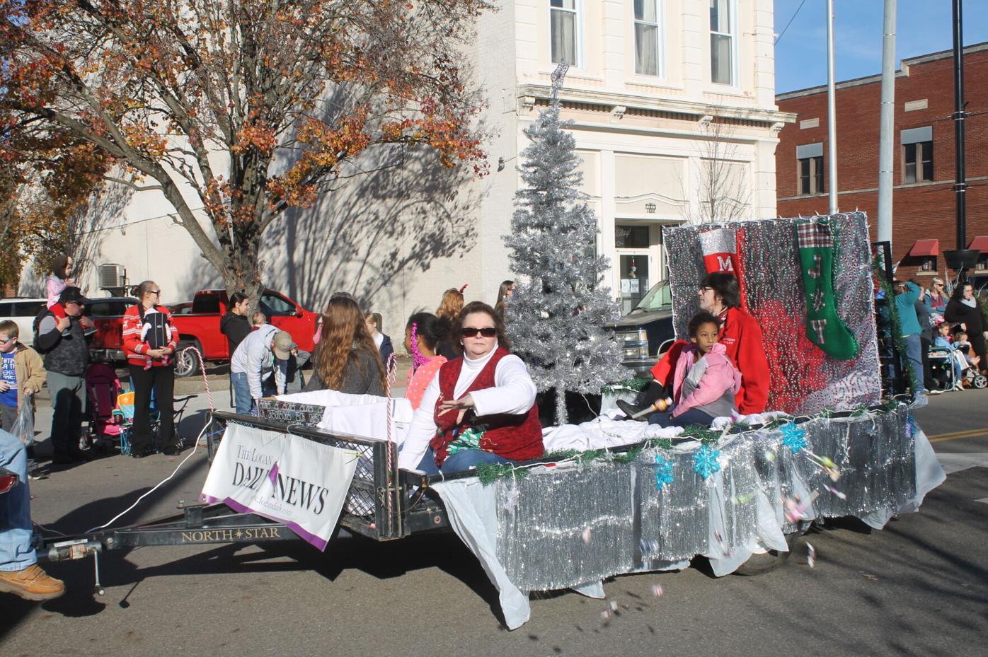 Logan Ohio Christmas Parade 2022 Logan Christmas Parade 2021 | | Logandaily.com