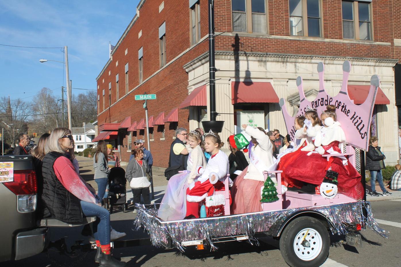 Logan Ohio Christmas Parade 2022 Logan Christmas Parade 2021 | | Logandaily.com
