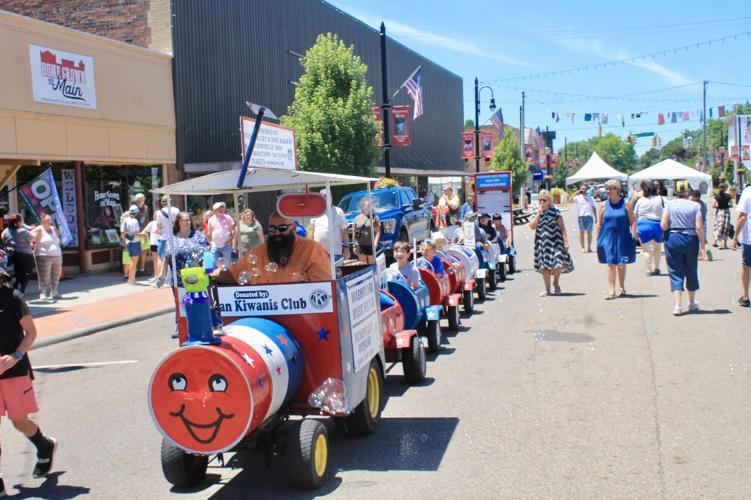 Big crowd enjoys last day of Washboard Fest