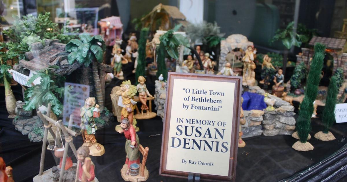 Slush Window Nativity display returns to Sunset Slush window | Holiday | logandaily.com