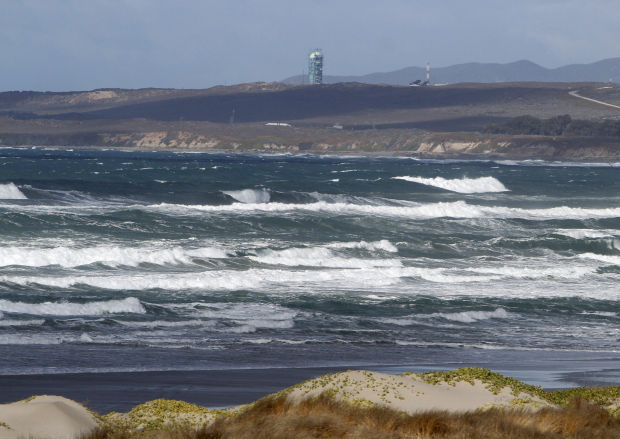 Waves Pound Surf Beach Local News Lompocrecord