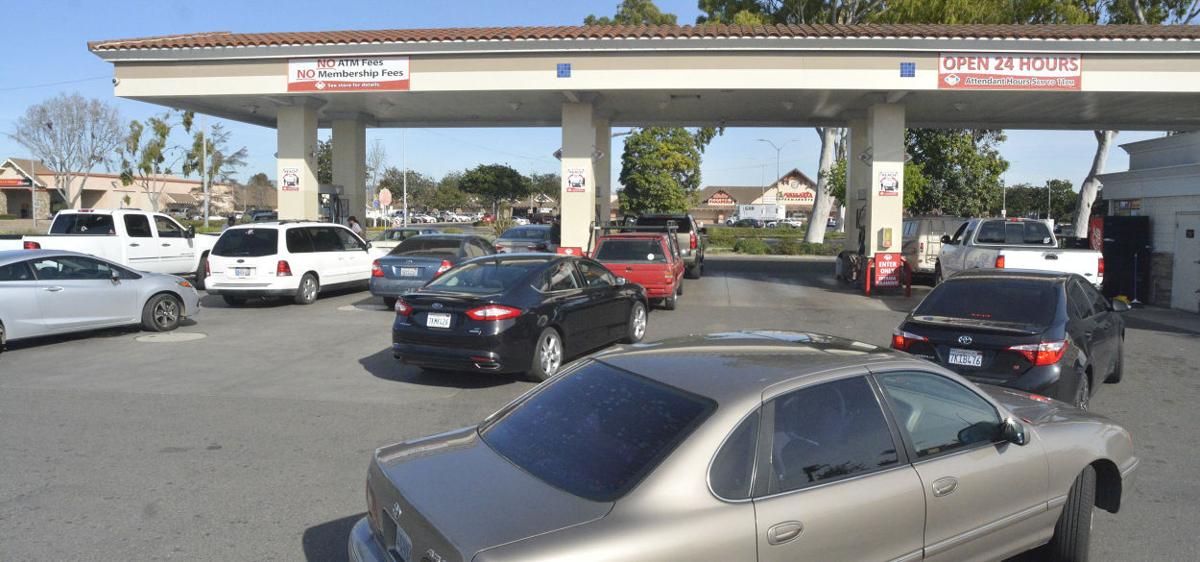 Gas Prices Expected To Continue Tumbling Local News Lompocrecord Com