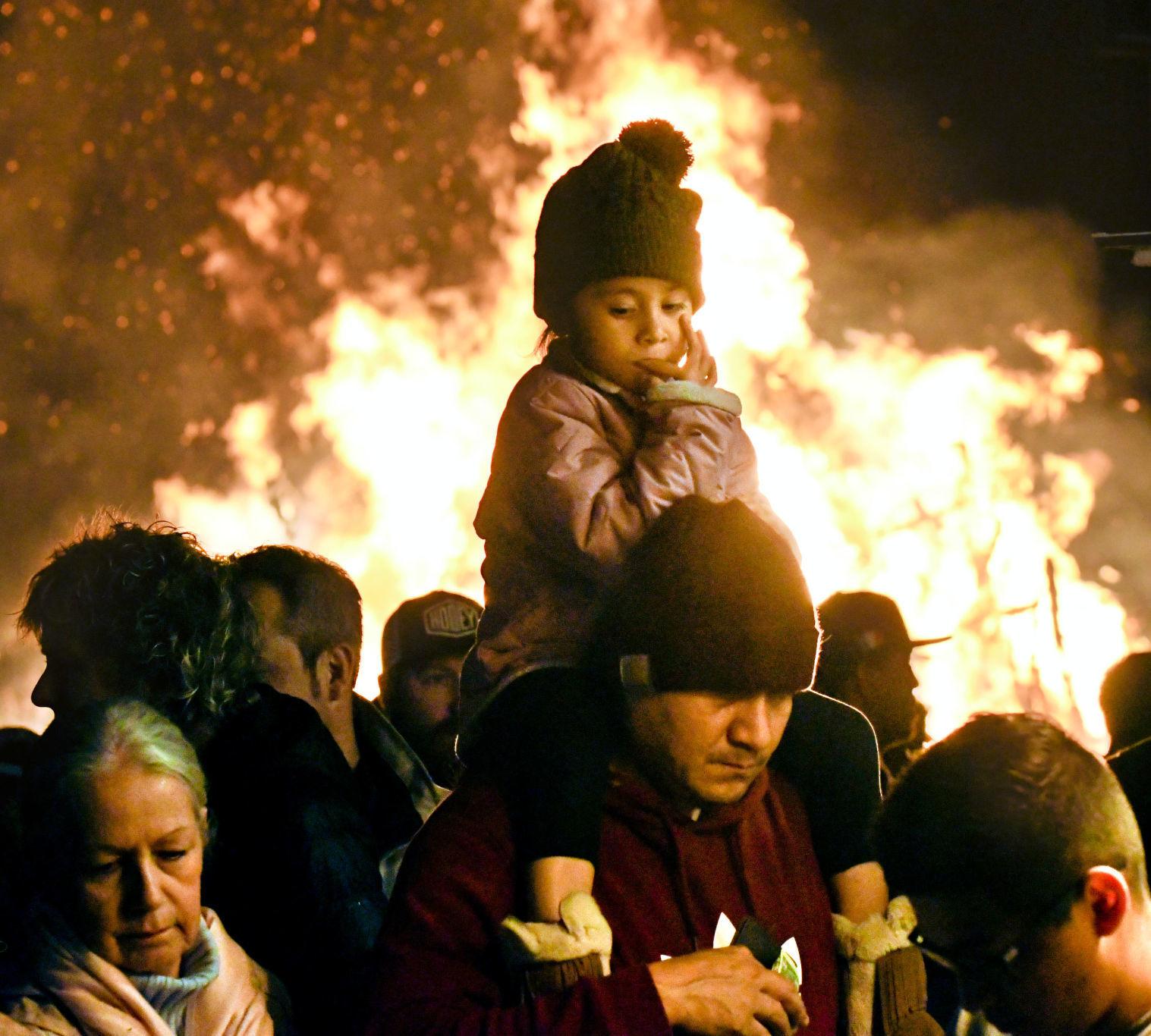 Photos Christmas tree burn closes Solvang Julefest Lifestyles