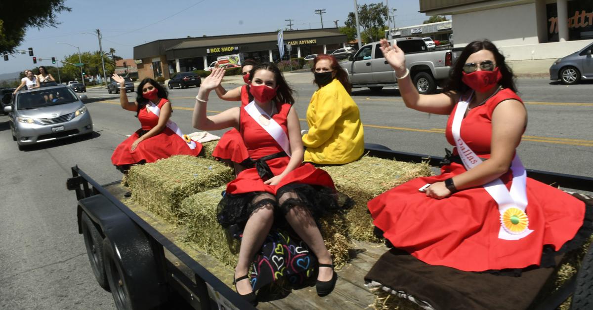 Flower Festival Queen Candidates Parade Through Lompoc In First Public Appearance Together Local News Lompocrecord Com