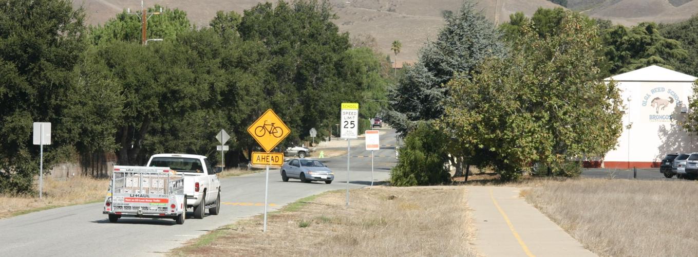 Petition seeks to slow traffic on Los Alamos street near elementary