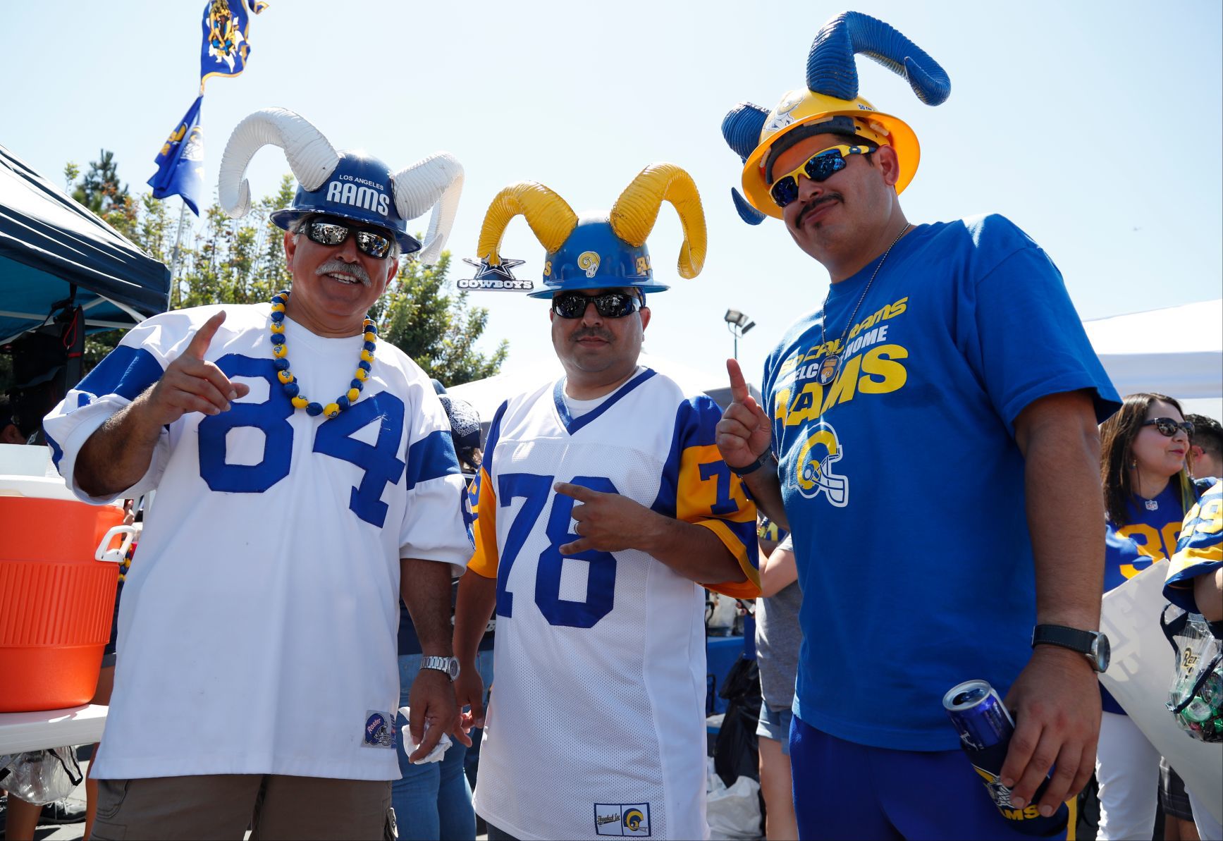 Los Angeles Rams hard hat