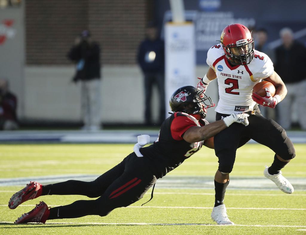 All Smiles Lompoc S Derrick Portis Finally Gets Championship Game