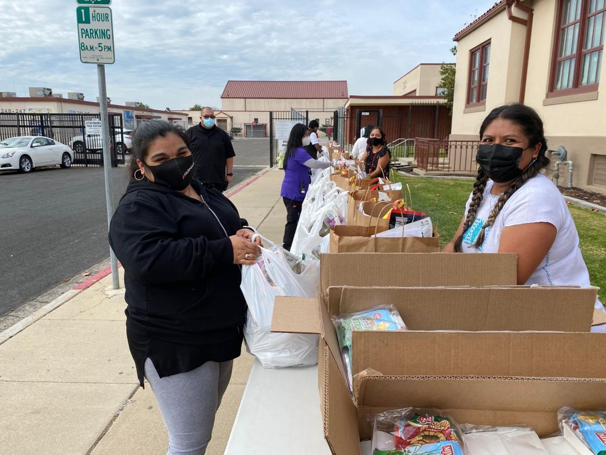 112020 SMHS Food distribution 01