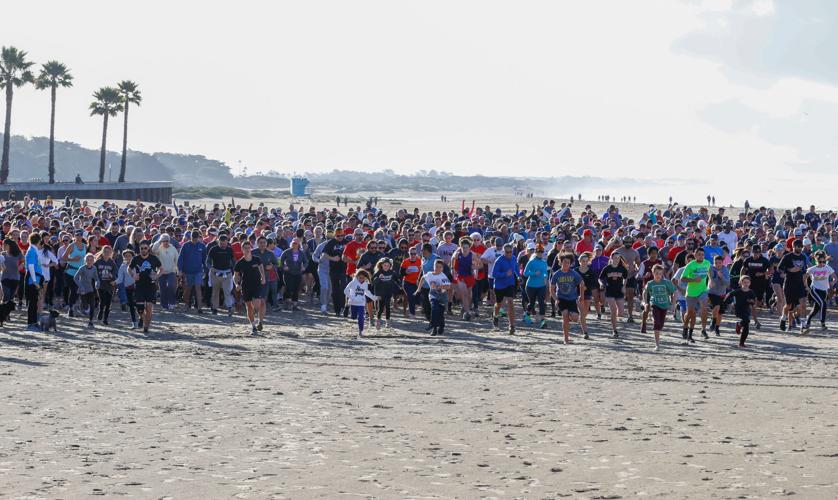 Turkey Trot at Pismo Beach draws large crowd to raise money ...
