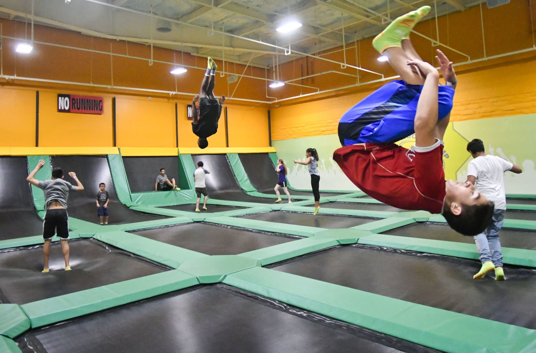 trampoline park rockin jump