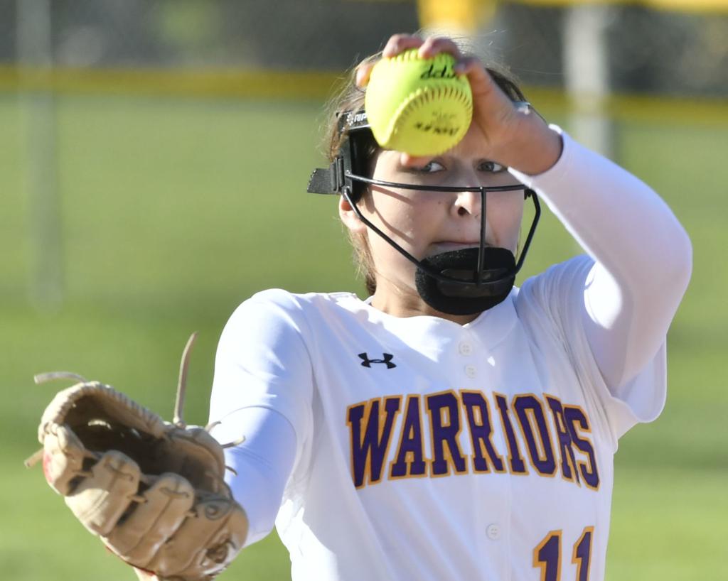 Round Table Darien Langley Of St Joseph And Mackenzie Kestler Of