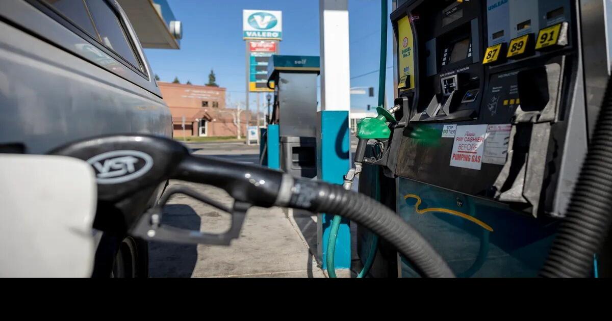 How will Newsom’s gas price relief promise work? Dan Walters