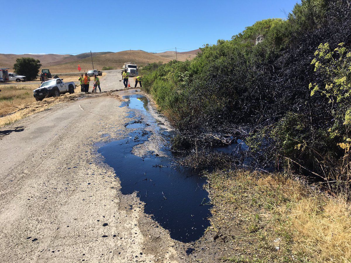 Punctured oil pipeline spills 3-5 barrels west of Santa Maria