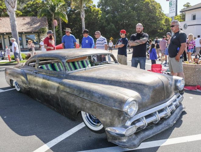 'Mobile scrapbook on wheels' Annual Pismo Beach car show draws