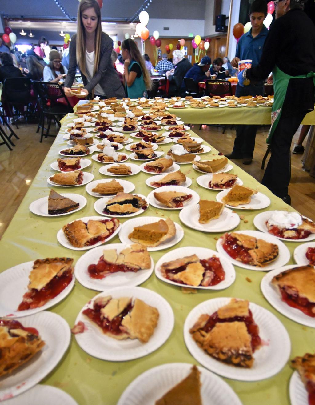 Police Officers Association Serves Community Thanksgiving Feast Lompocrecord Com