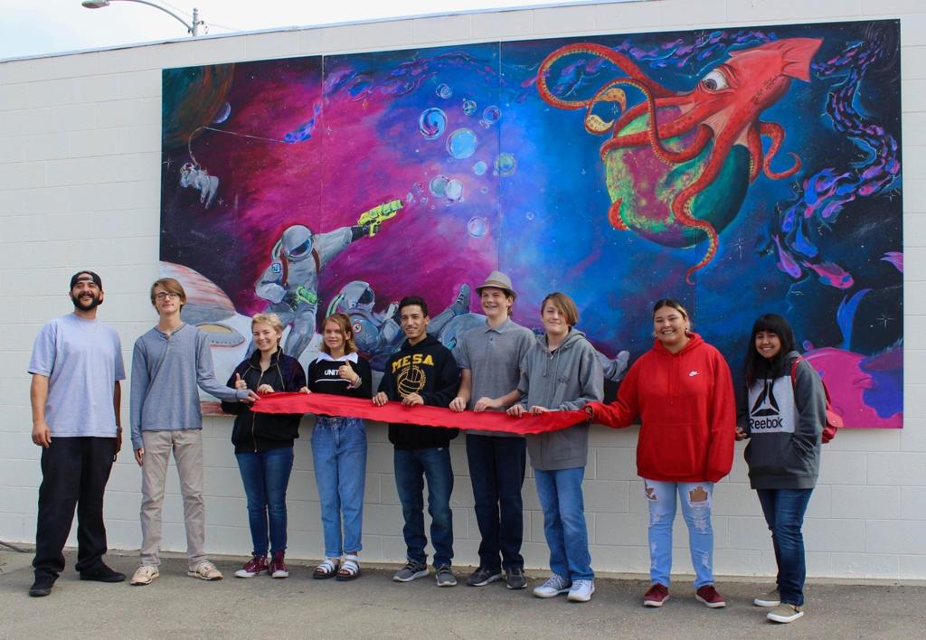 Fresh Coat Artist Gives La Botte Restaurant In Lompoc A Colorful