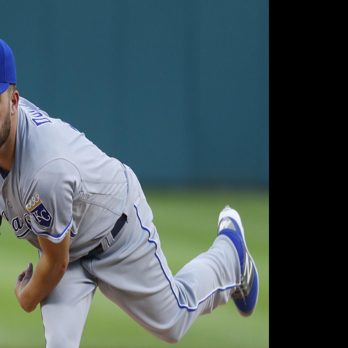 Kansas City Royals agree to 4-year contract extension with catcher Salvador  Perez