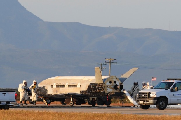X-37B lands this morning at Vandenberg AFB 02