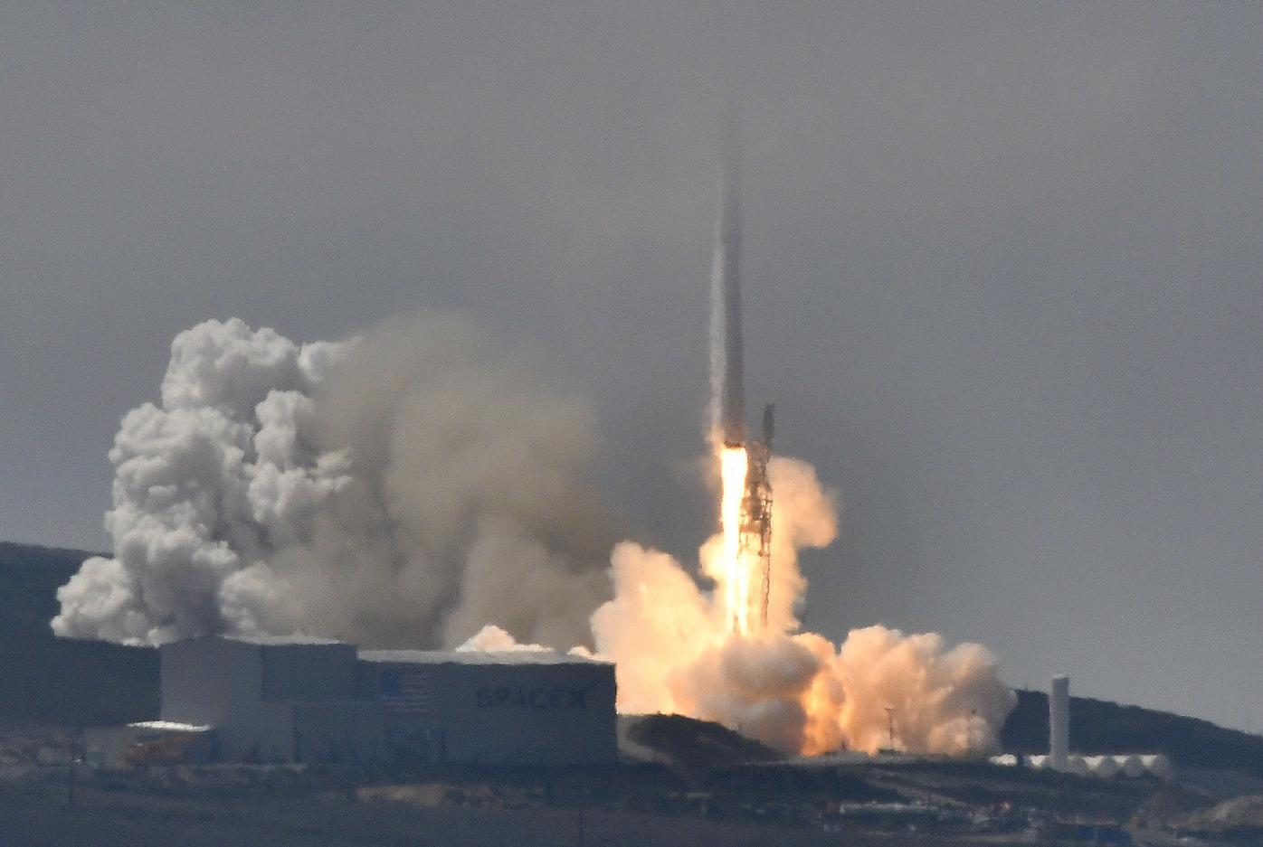 SpaceX successfully launches rocket, satellite from ...