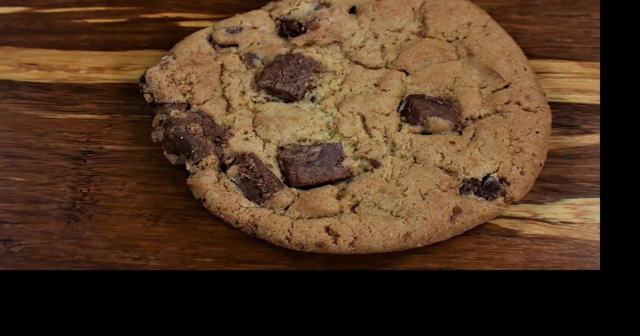 Toaster oven crisps cookies nicely 'Hints from Heloise' Lifestyles