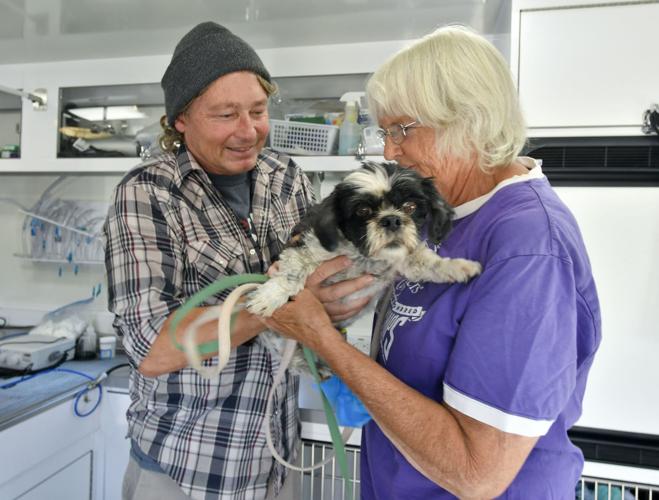 Mobile medical clinic helps low-income pet owners at Solvang Senior Center  | Local News 