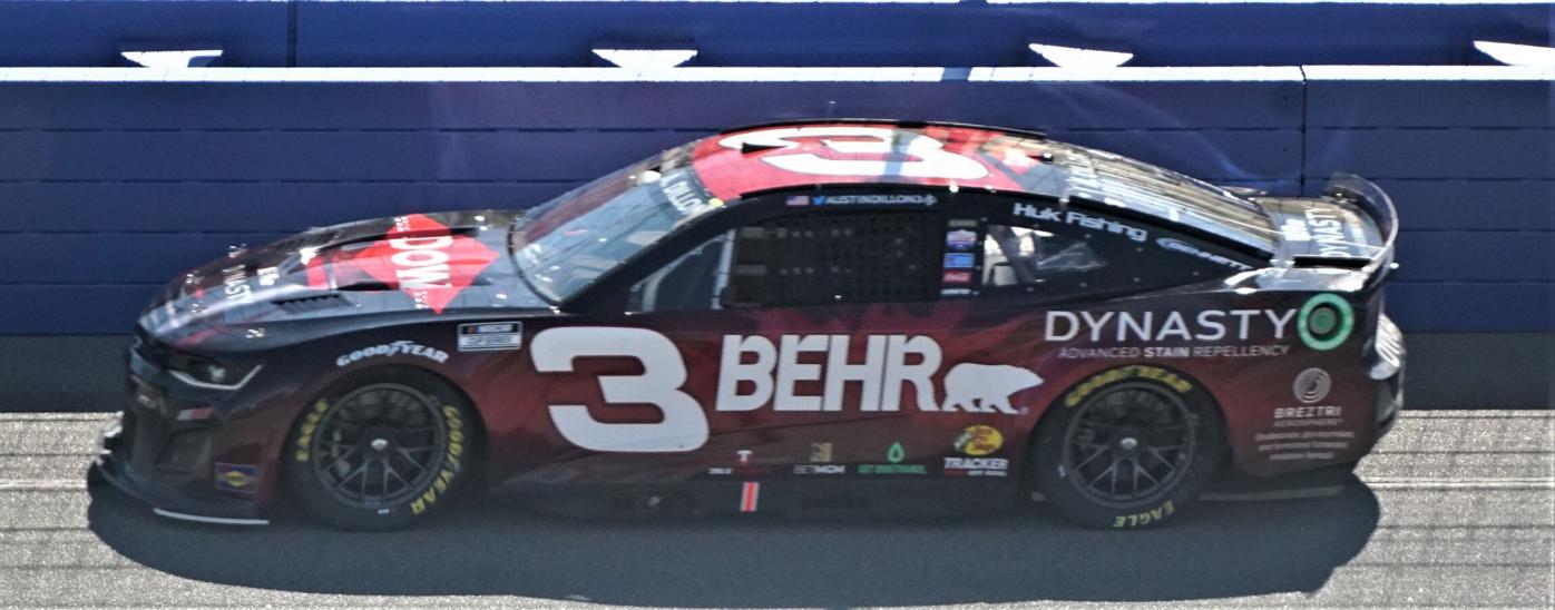 Kyle Larson wins last-lap dash to the finish line for NASCAR ...