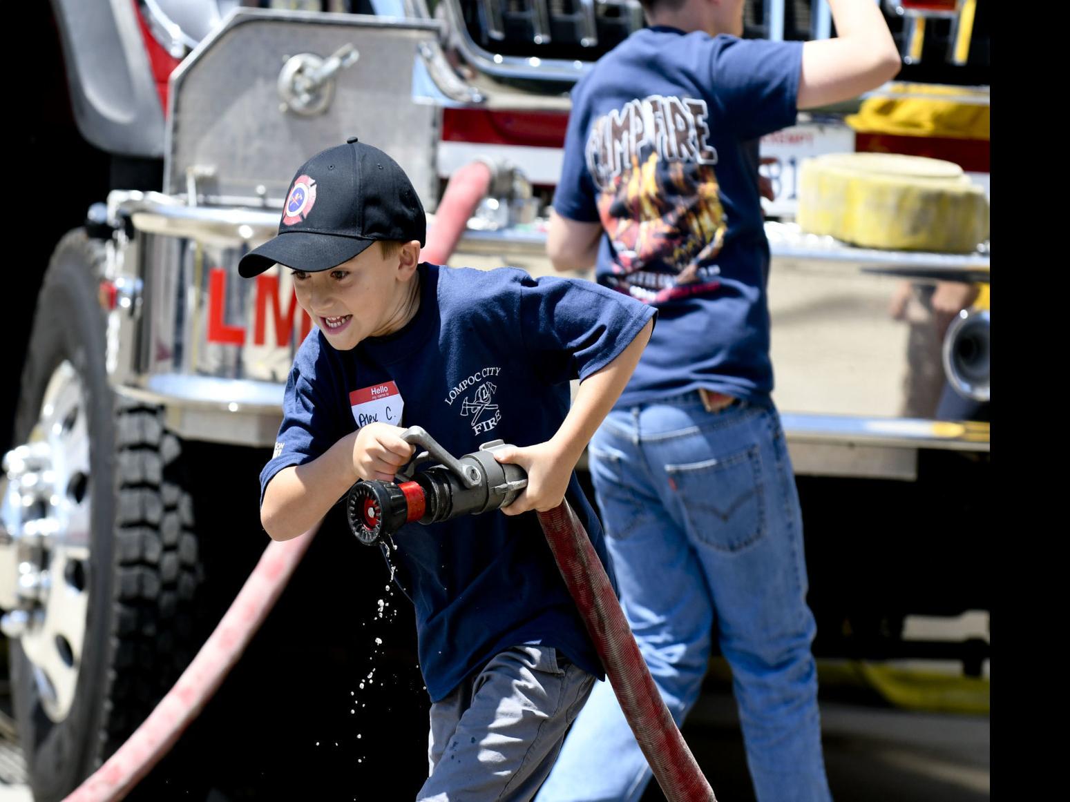 Junior Fire Camp Lompoc Kids Get Up Close Look Into World Of Firefighting Local News Lompocrecord Com