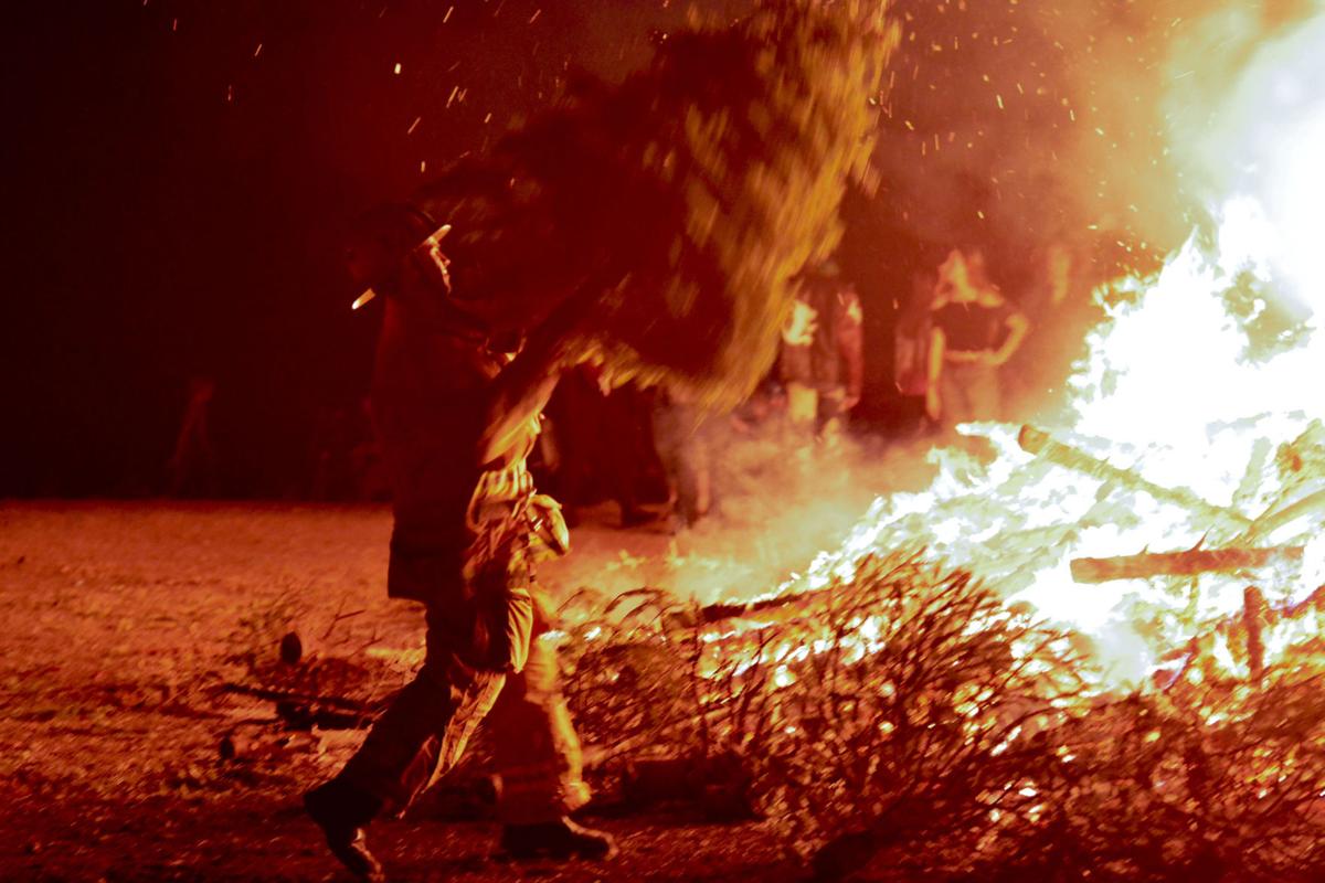 Annual Solvang Christmas tree burn draws thousands Local News