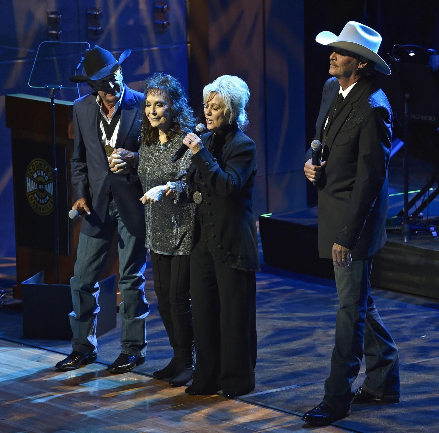 Photos: Loretta Lynn returns after stroke to honor Alan Jackson at Country  Music Hall of Fame | Music | lompocrecord.com