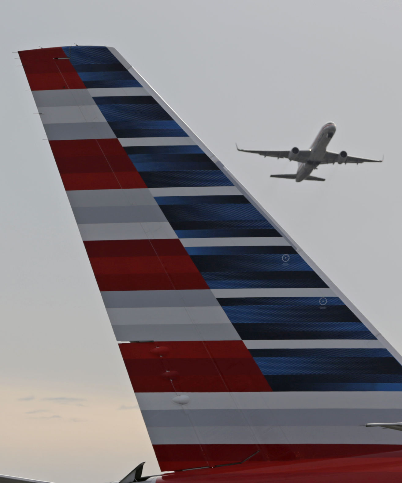 American Airlines adds free real time bag tracking Travel lompocrecord