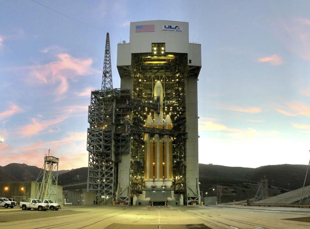 Delta IV Heavy waits (copy)