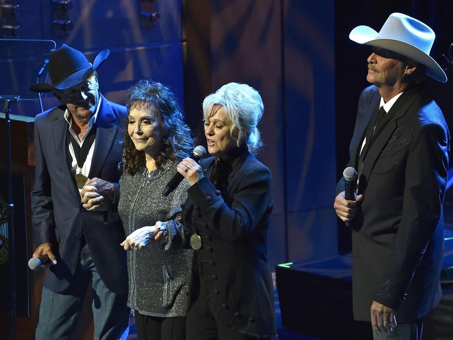Photos: Loretta Lynn returns after stroke to honor Alan Jackson at Country  Music Hall of Fame | Music | lompocrecord.com