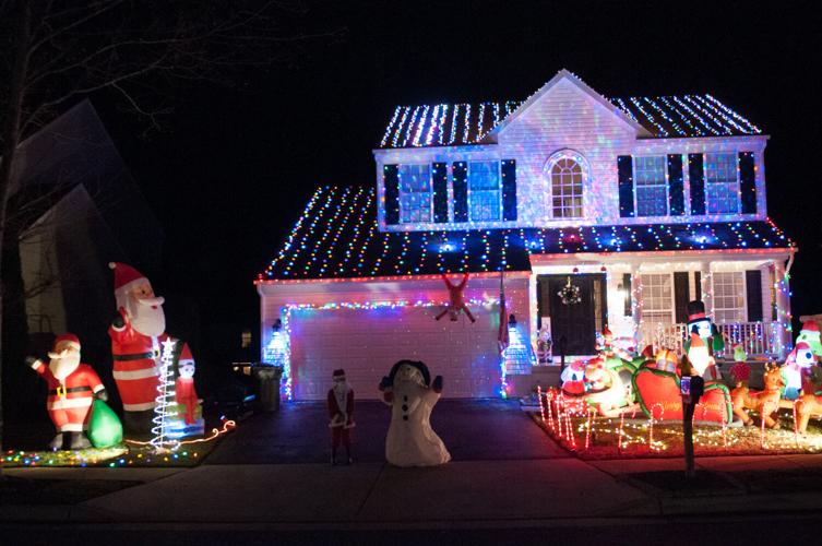 Residents Light up Lovettsville Towns