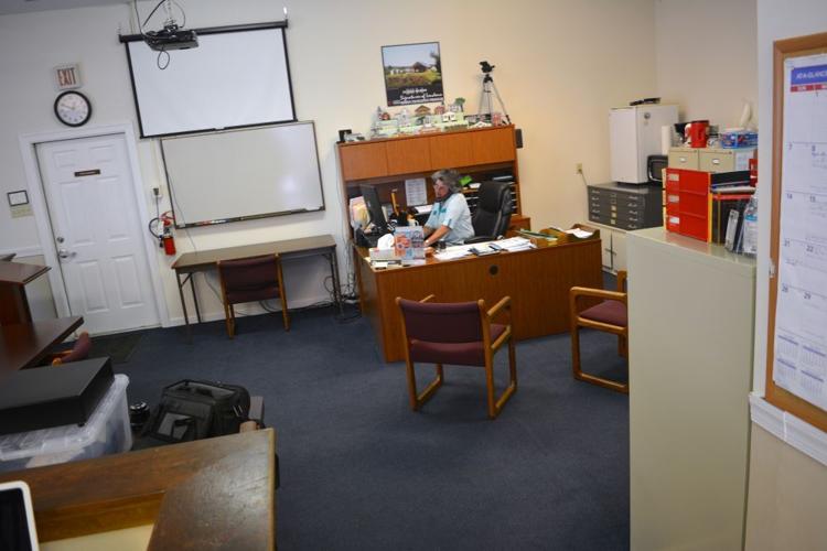 Lovettsville Eyes Trailer Replacement, Quarter Branch Barn Office