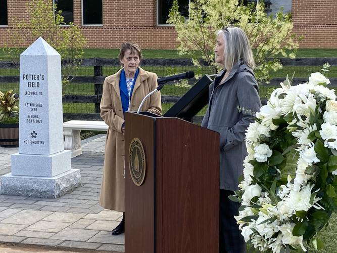 Leesburg Dedicates Potter’s Field Memorial Leesburg