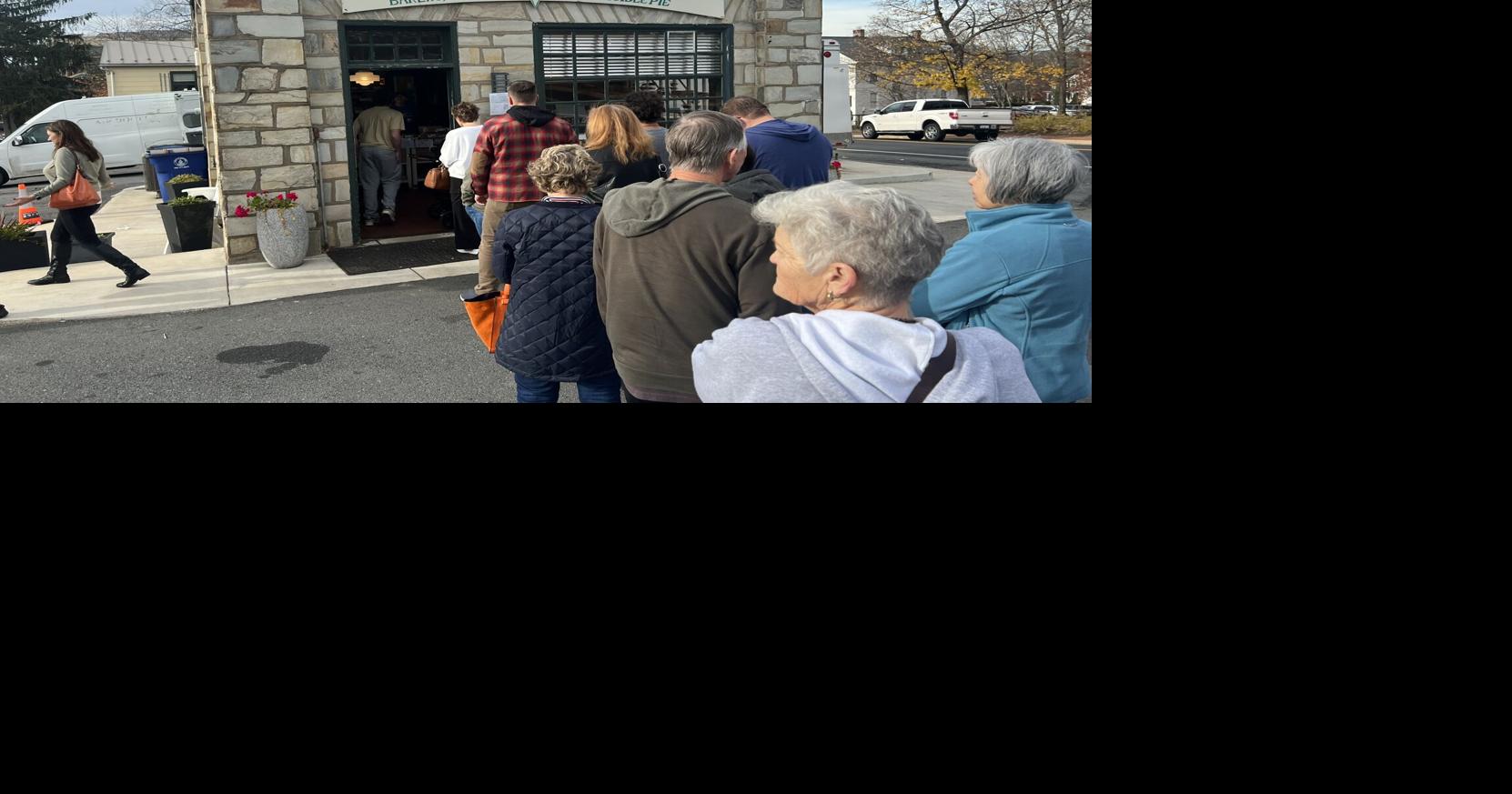 Mom’s Apple Pie Lines Surge Day Before Thanksgiving | Leesburg