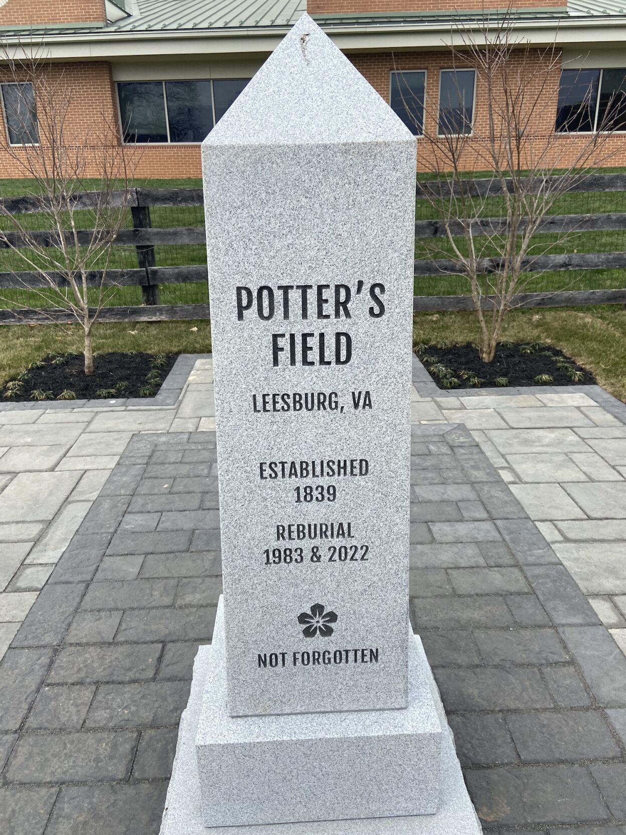 New Potter’s Field Memorial Installed In Leesburg Leesburg