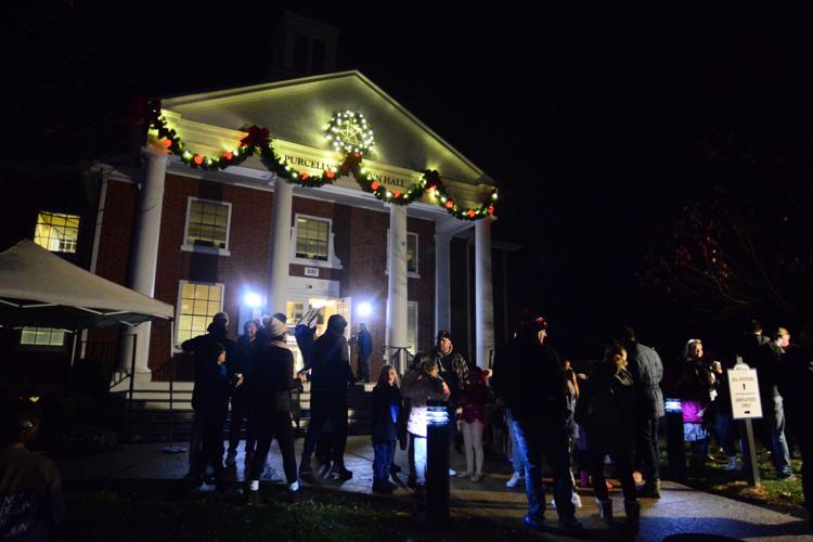 Purcellville Kicks off Christmas with Tree Lighting Towns