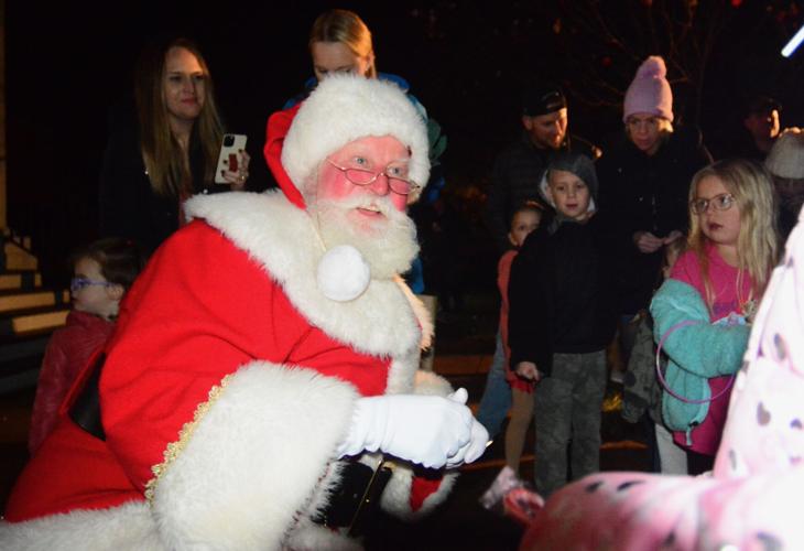 Purcellville Kicks off Christmas with Tree Lighting Towns