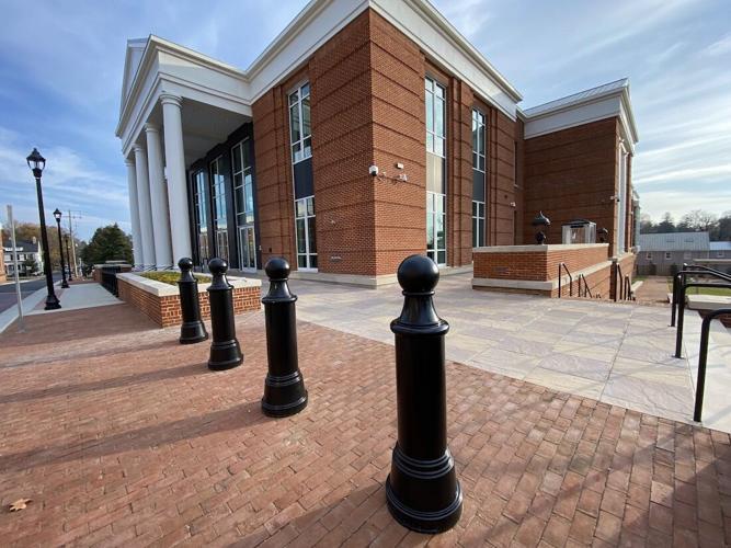 Leesburg BAR Reviews District Court Building Design Compliance