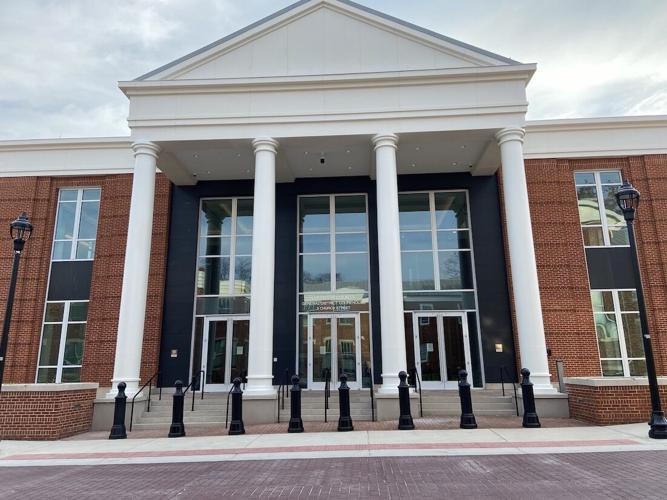 Leesburg BAR Reviews District Court Building Design Compliance