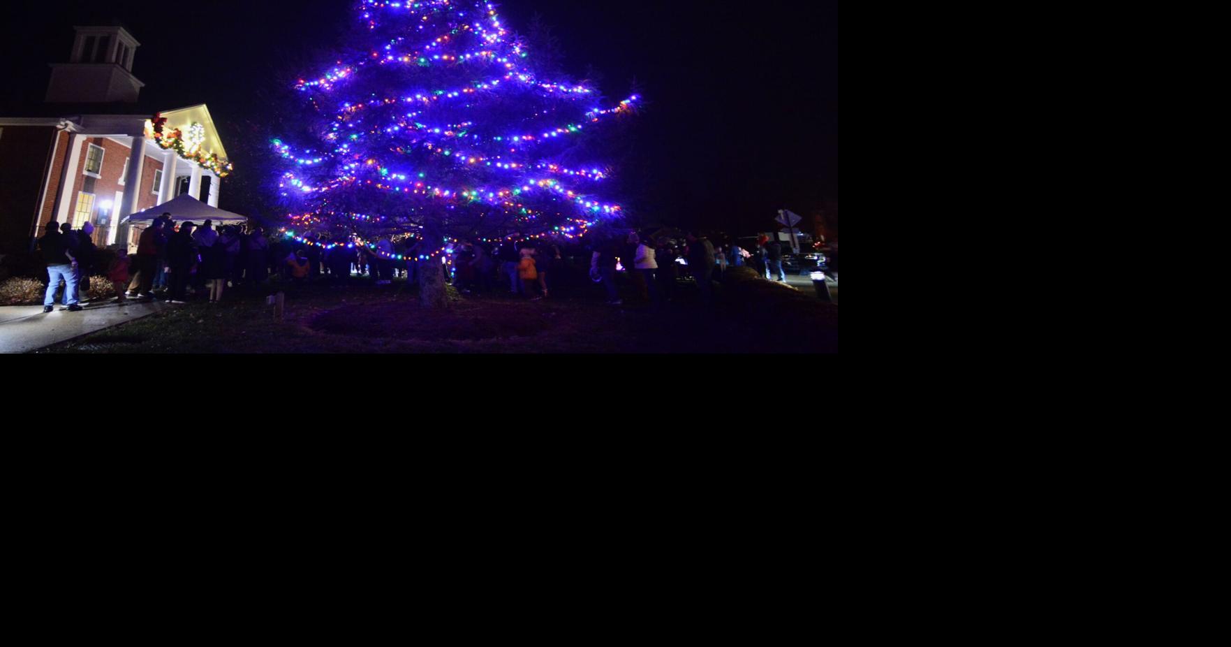 Purcellville Kicks off Christmas with Tree Lighting Towns