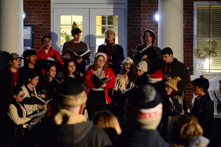 Purcellville Kicks off Christmas with Tree Lighting Towns