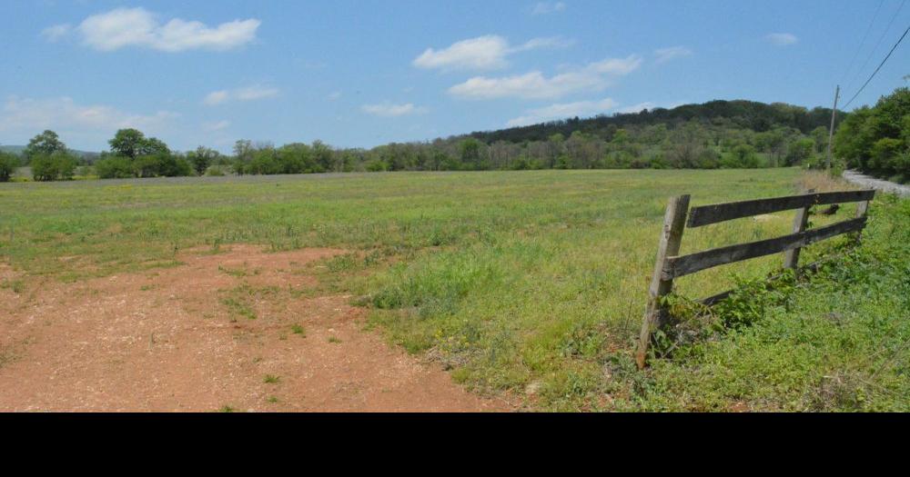 Purcellville Continues Debate Over Allowing Public Access to Town